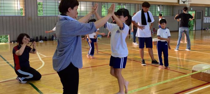 【小学校親子レク・スラックライン体験！！】